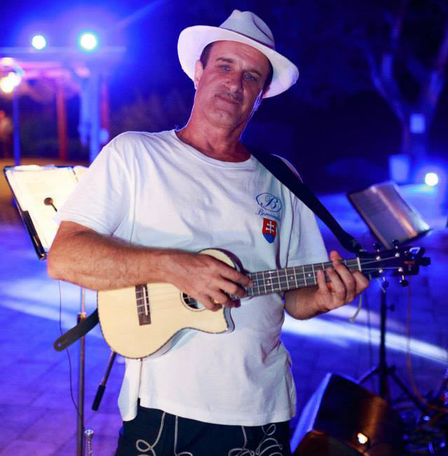 MarianGuitar Ukulele