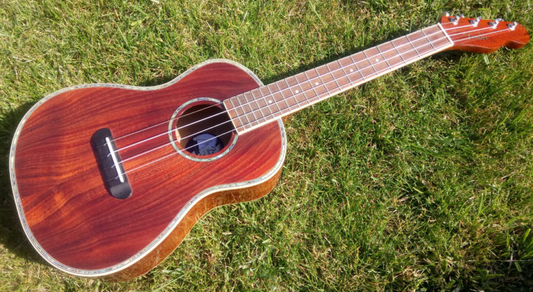 Fender Montecito Tenor Ukulele Tobacco Burst